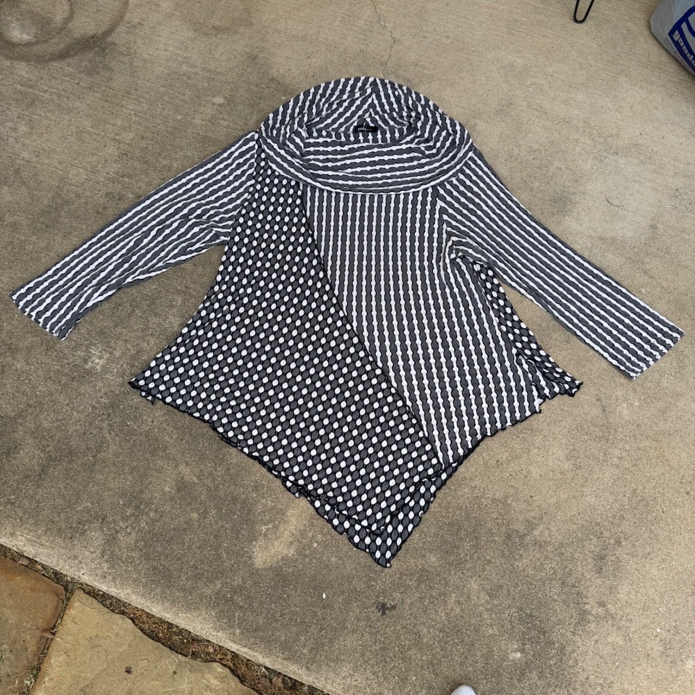 Yushi Black White Textured Cowl Neck Asymmetrical Sharkbite Tunic Top Lagenlook